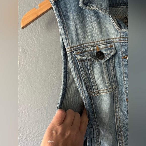 Reuse | denim | vest | embroidered | American Flag | M - Picture 7 of 11